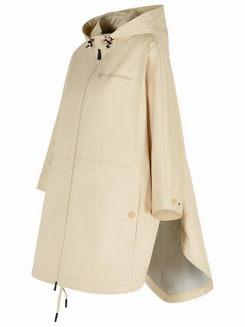 'Vorassay' Beige Nylon Cape