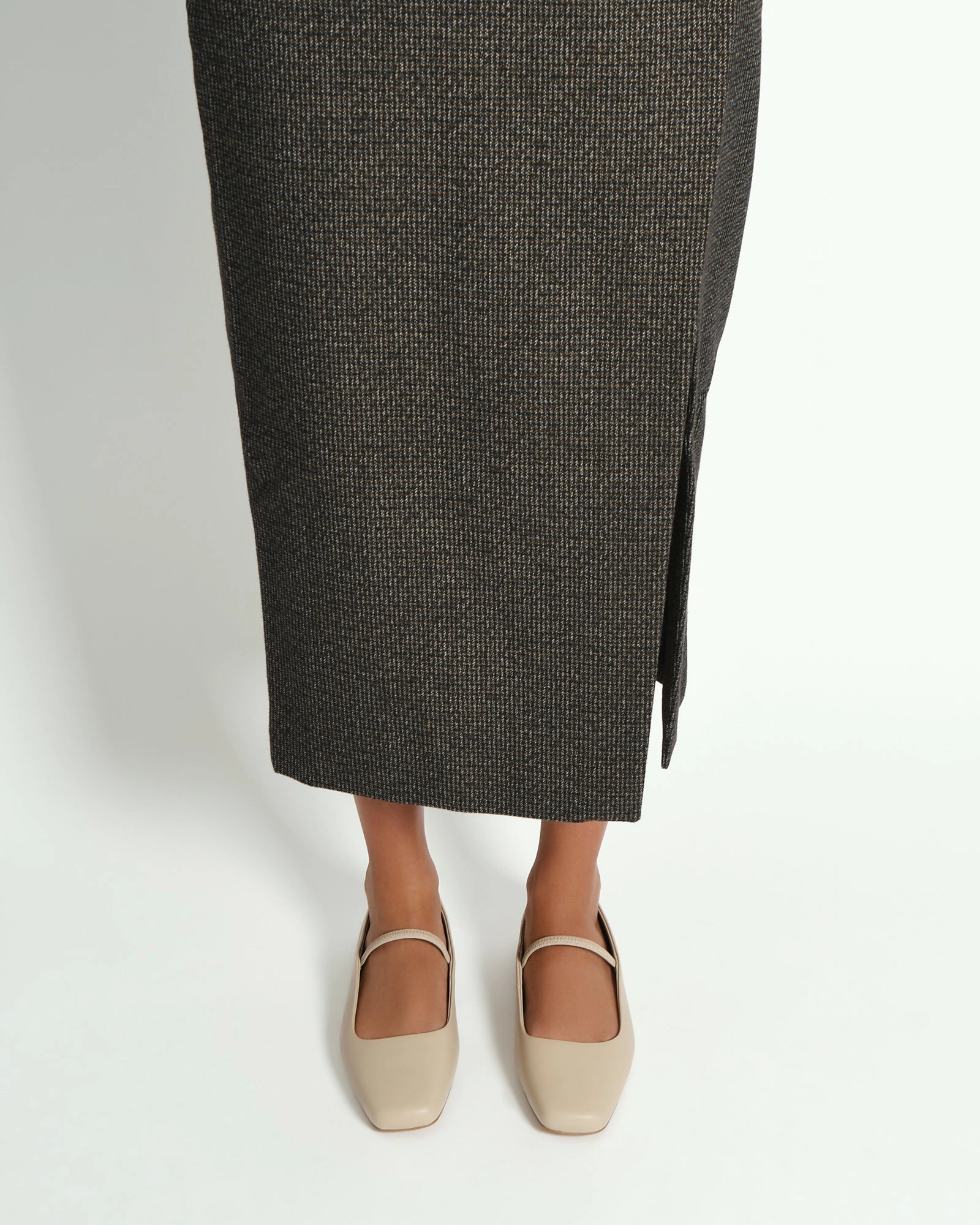 AVERY CASUAL FLATS SAND LEATHER