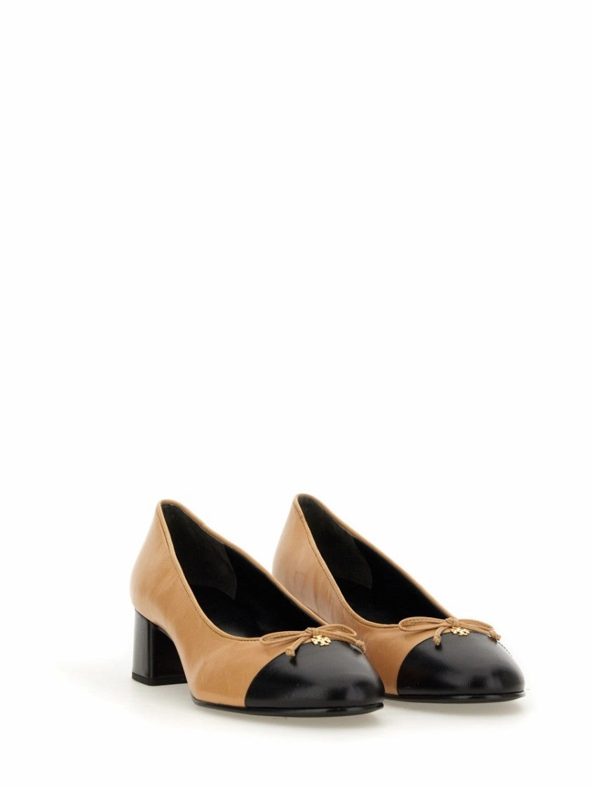 Pumps With Contrasting Toe