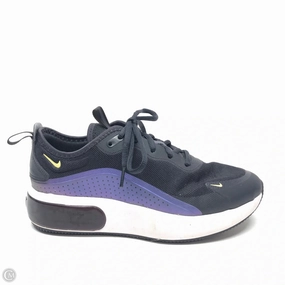 Shoes Sneakers By Nike In Grey, Size: 8
