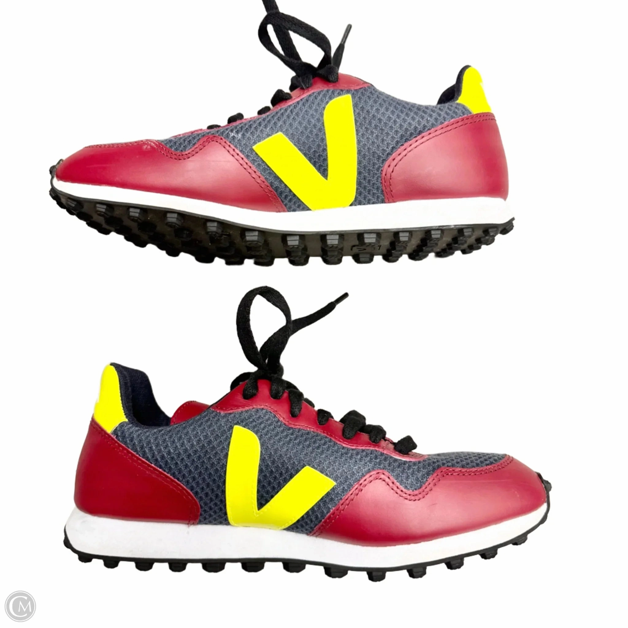 Shoes Sneakers By Veja In Grey & Red, Size: 6
