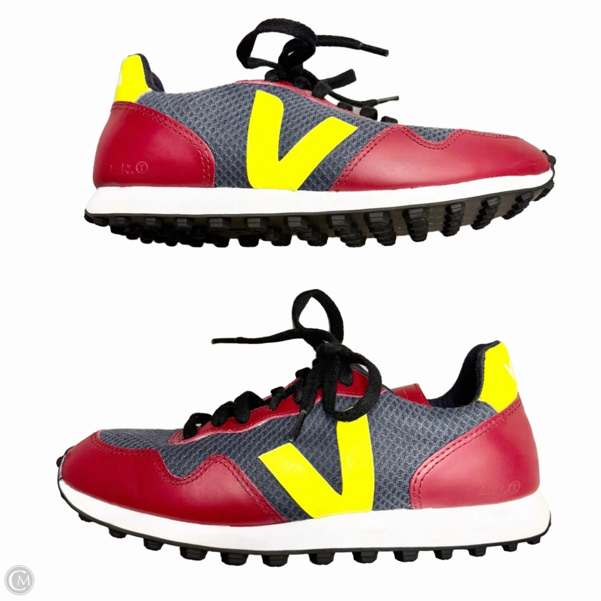 Shoes Sneakers By Veja In Grey & Red, Size: 6